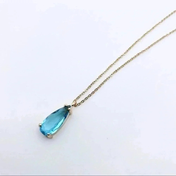 Tear Drop Necklace | Cubic Zirconia Necklace | 18k Gold Plated - Picture 4 of 8
